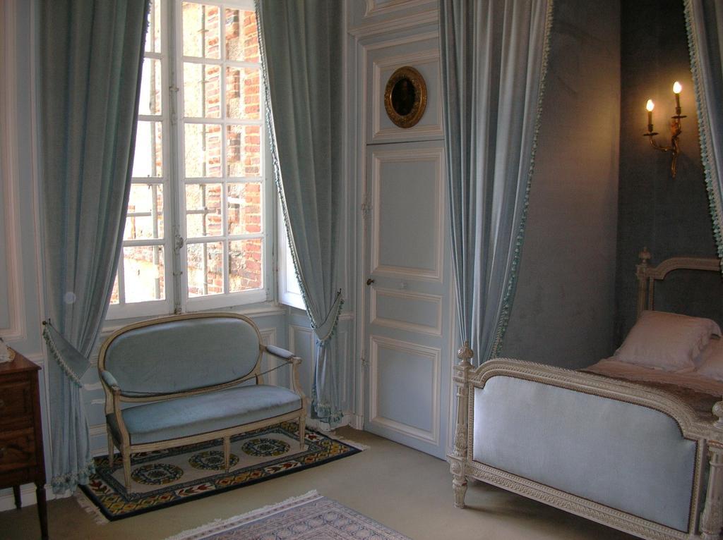 Chateau De Fleury La Foret Acomodação com café da manhã Igoville Exterior foto